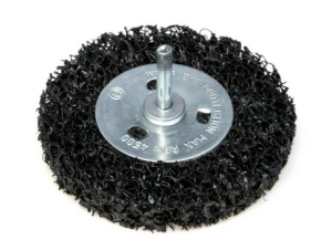 TARCZA Z WŁÓKNINY ŚCIERNEJ Z TRZPIENIEM DO WIERTARKI F60-100 DEDRA