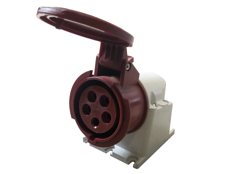 GNIAZDO N/T 16A 5P IP-44 B.1036